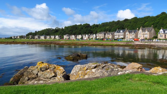 On Great Cumbrae Island - Millport,... © Colin Park cc-by-sa/2.0 ...