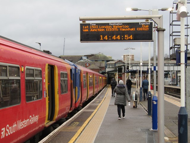 Guildford - Railway Station © Colin Smith cc-by-sa/2.0 :: Geograph ...