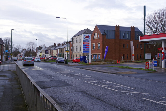 Sunderland Road, Gilesgate © Stephen McKay cc-by-sa/2.0 :: Geograph ...