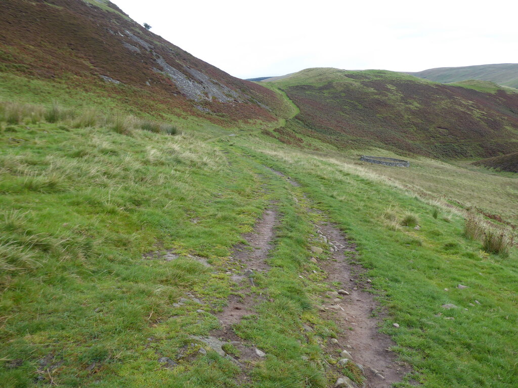 The Southern Upland Way near Mid Hill © Dave Kelly cc-by-sa/2.0 ...