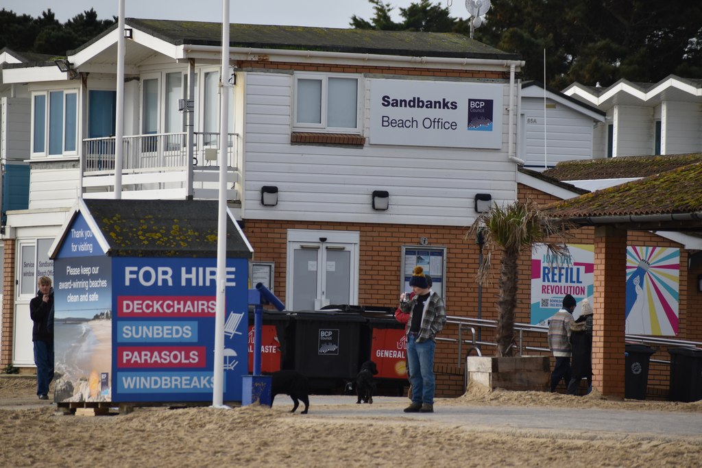 Sandbanks Beach Office © David Martin cc-by-sa/2.0 :: Geograph Britain ...