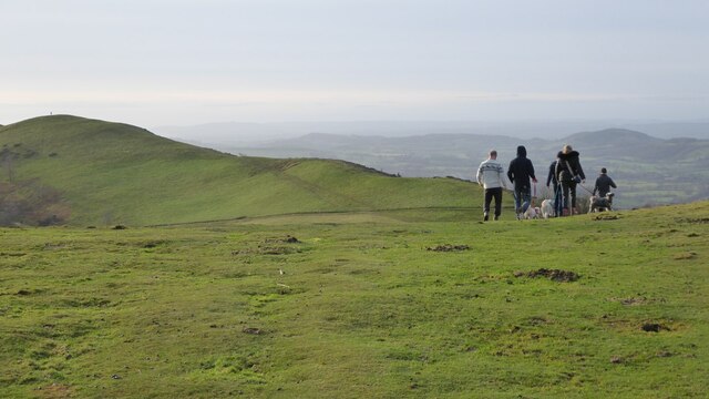 A Boxing Day walk © Philip Halling cc-by-sa/2.0 :: Geograph Britain and ...