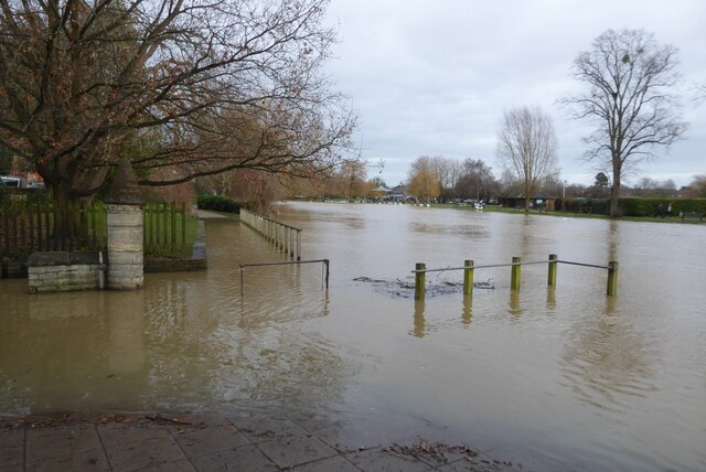 Flooded River Avon © Philip Halling :: Geograph Britain and Ireland