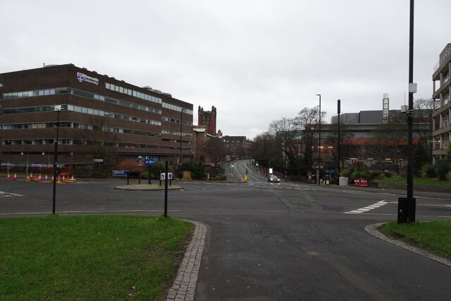 Roundabout on Claremont Road © DS Pugh cc-by-sa/2.0 :: Geograph Britain ...