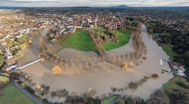 River Severn in flood in Shrewsbury © TCExplorer cc-by-sa/2.0 ...