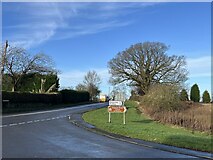 SJ7450 : Road junction at Balterley Heath by Jonathan Hutchins