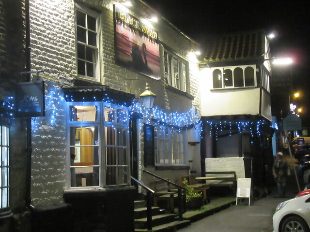 Black Swan © T Eyre :: Geograph Britain and Ireland