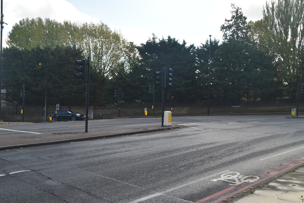 Grand Depot Rd © N Chadwick cc-by-sa/2.0 :: Geograph Britain and Ireland