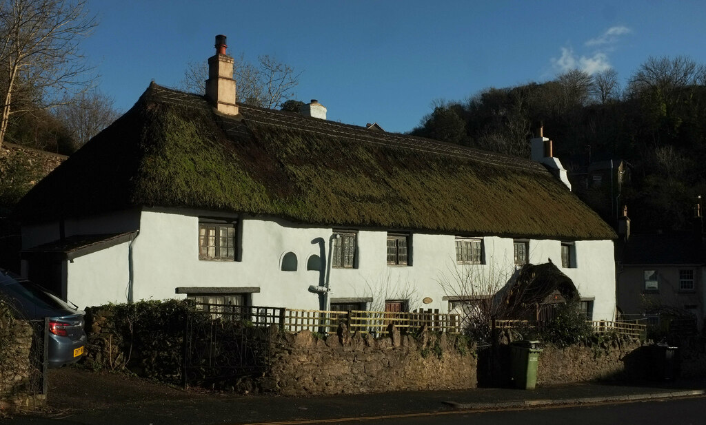 Penny's Cottage repainted again © Derek Harper cc-by-sa/2.0 :: Geograph ...