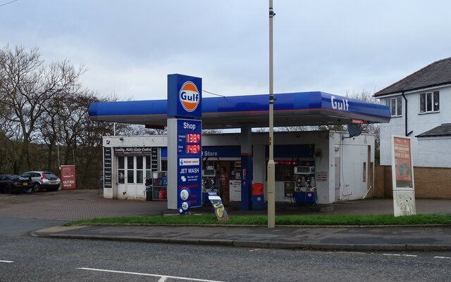 Service station on Burniston Road © JThomas cc-by-sa/2.0 :: Geograph ...