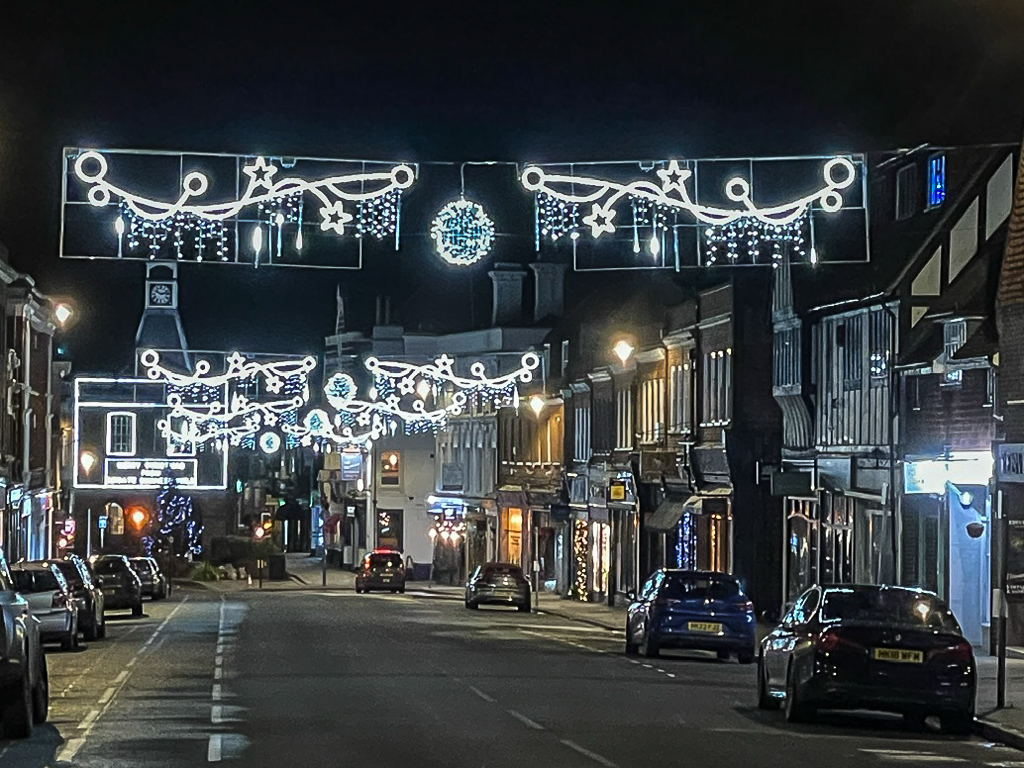 Christmas lights Church Street © Ian Capper ccbysa/2.0 Geograph