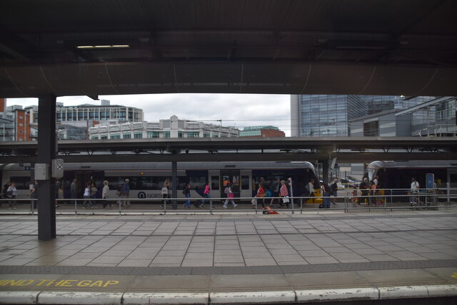 Leeds Station © N Chadwick cc-by-sa/2.0 :: Geograph Britain and Ireland