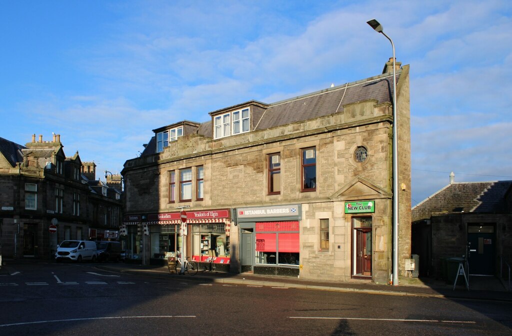 The New Club © Richard Sutcliffe cc-by-sa/2.0 :: Geograph Britain and ...