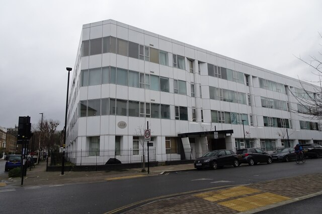 Junction with Aubert Park © DS Pugh cc-by-sa/2.0 :: Geograph Britain ...