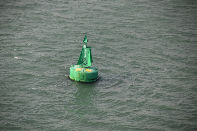 Marker Buoy, Southampton Water © N Chadwick cc-by-sa/2.0 :: Geograph ...