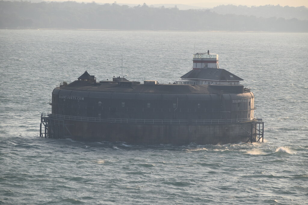 Horse Sand Fort © N Chadwick :: Geograph Britain and Ireland