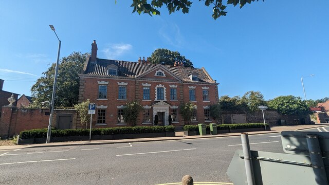 Oakleigh House © Sandy Gerrard cc-by-sa/2.0 :: Geograph Britain and Ireland