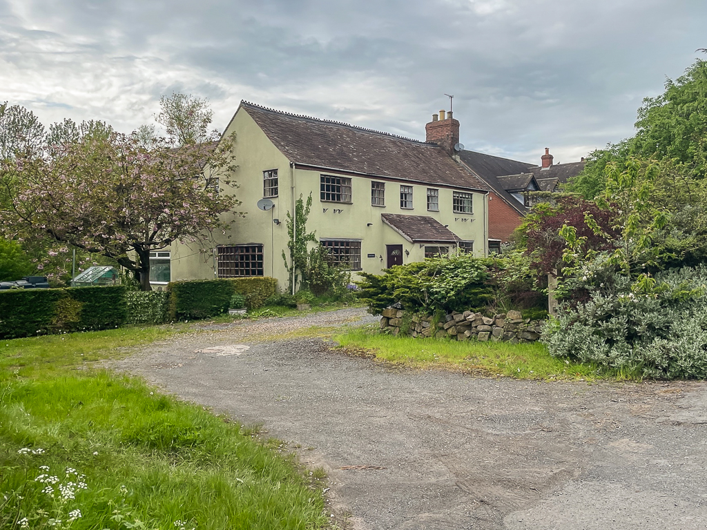 crown-house-ian-capper-cc-by-sa-2-0-geograph-britain-and-ireland