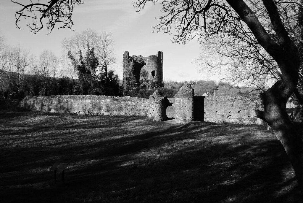 Longtown Castle © Philip Halling cc-by-sa/2.0 :: Geograph Britain and ...