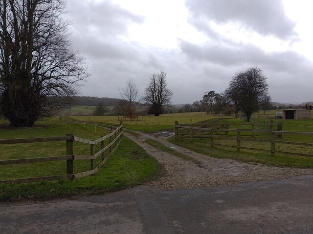 Field access near Winterbourne Manor