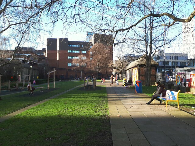 Merrion Street Gardens, Leeds © Stephen Craven :: Geograph Britain and ...