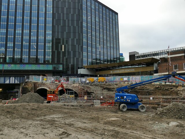 Redevelopment outside Leeds station (1) © Stephen Craven :: Geograph ...