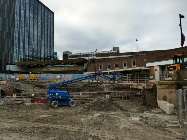 Redevelopment outside Leeds station (2) © Stephen Craven :: Geograph ...