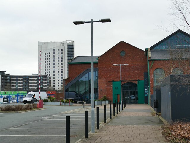 UTC Leeds on Hunslet Road © Stephen Craven cc-by-sa/2.0 :: Geograph ...