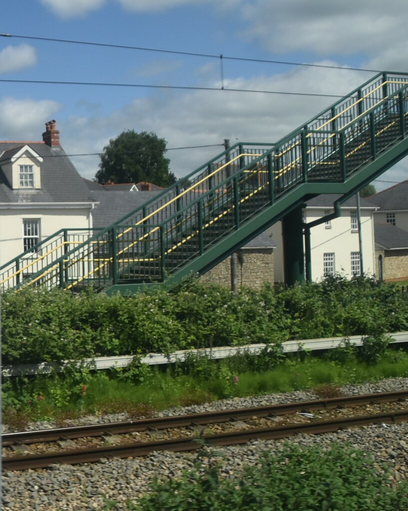 West End footbridge steps © N Chadwick cc-by-sa/2.0 :: Geograph Britain ...