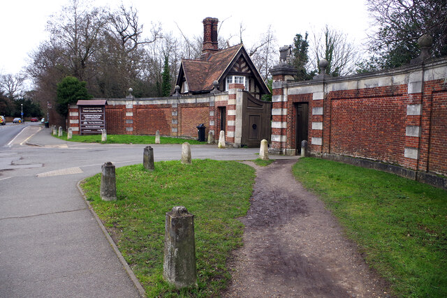 Trent Country Park - Cockfosters Road... © Stephen McKay :: Geograph ...