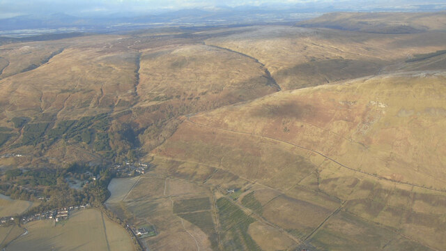 Clachan Of Campsie And The Crow Road © Thomas Nugent Cc-by-sa 2.0 