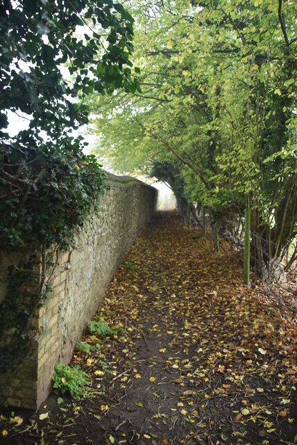 Footpath © N Chadwick :: Geograph Britain and Ireland