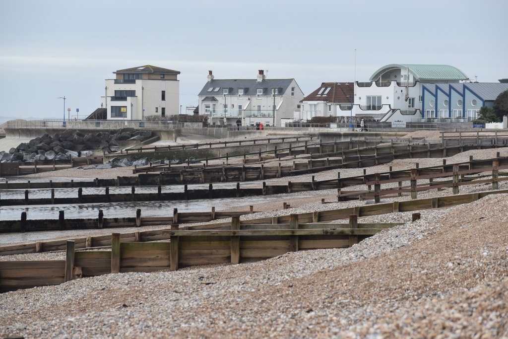 Felpham Beach © David Martin :: Geograph Britain and Ireland