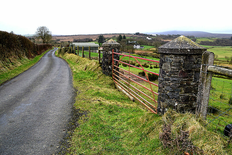 Gate with round stone pillars,... © Kenneth Allen cc-by-sa/2.0 ...