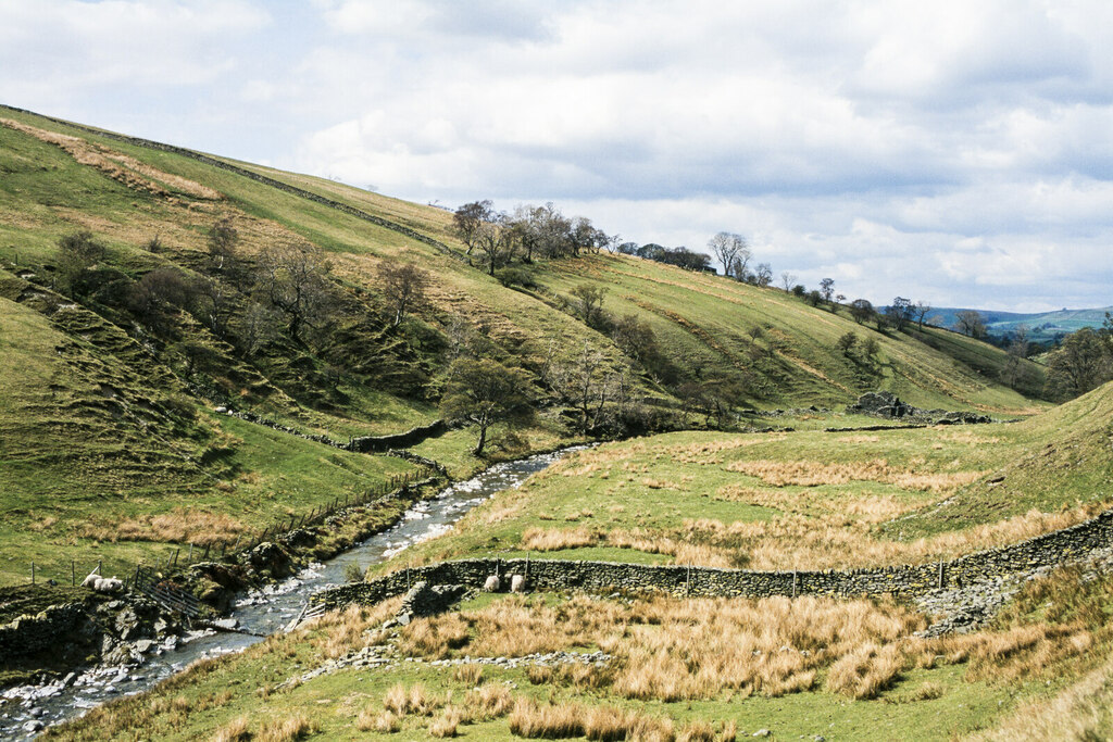 Valley of Langdale Beck © Trevor Littlewood cc-by-sa/2.0 :: Geograph ...