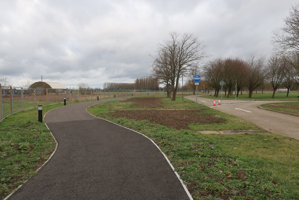 Cyclepath through Waterbeach Barracks... © Hugh Venables cc-by-sa/2.0 ...