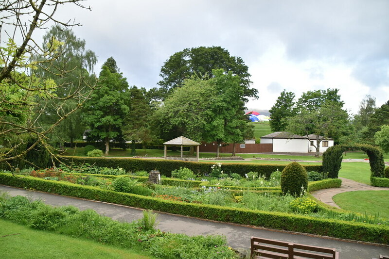 Hope Park © N Chadwick cc-by-sa/2.0 :: Geograph Britain and Ireland