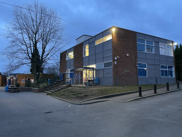 Admin block - Bohunt Farnborough © Mr Ignavy :: Geograph Britain and ...