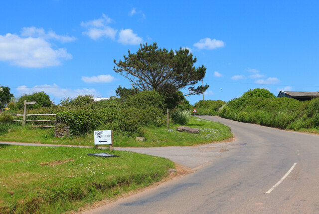 Folly Hill © Wayland Smith cc-by-sa/2.0 :: Geograph Britain and Ireland