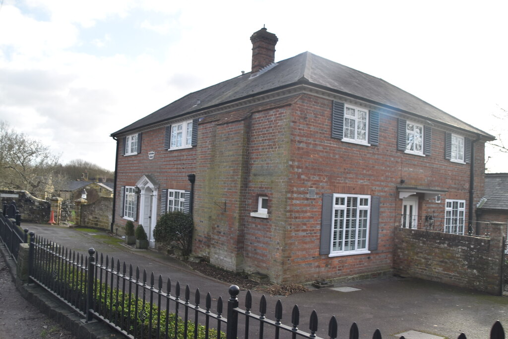 parkwood-house-n-chadwick-geograph-britain-and-ireland