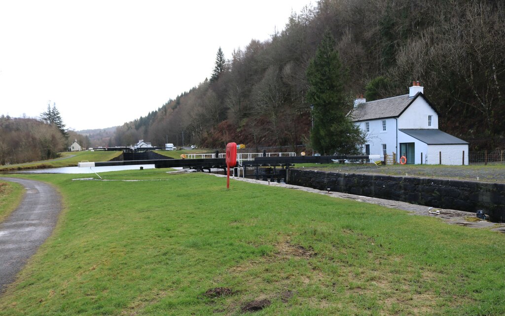 Crinan Canal © Bill Kasman Cc-by-sa 2.0 :: Geograph Britain And Ireland