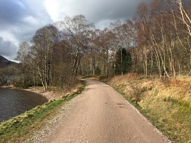 Gravel road beside Ennerdale Water © Steven Brown cc-by-sa/2.0 ...