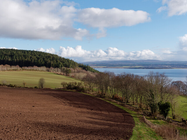 Munlochy Bay from the fields by Ballone © Julian Paren cc-by-sa/2.0 ...