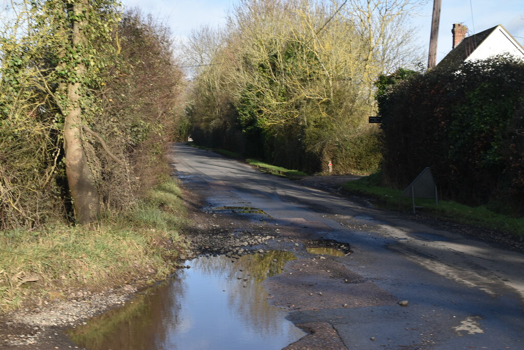 Water Lane © N Chadwick Geograph Britain and Ireland