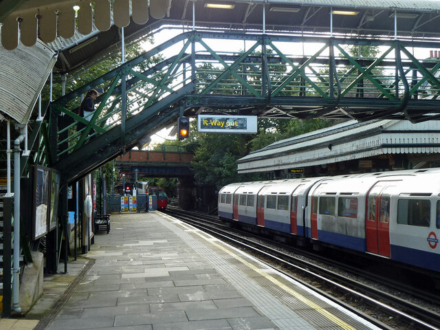 On North Ealing station © Robin Webster cc-by-sa/2.0 :: Geograph ...