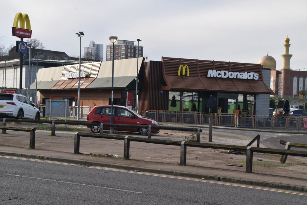 McDonald's, Plumstead © N Chadwick cc-by-sa/2.0 :: Geograph Britain and ...