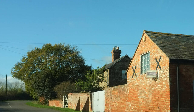 Springfield Farm © Derek Harper :: Geograph Britain and Ireland