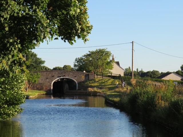 Bridge 90, Staffordshire and... © Richard Rogerson :: Geograph Britain ...