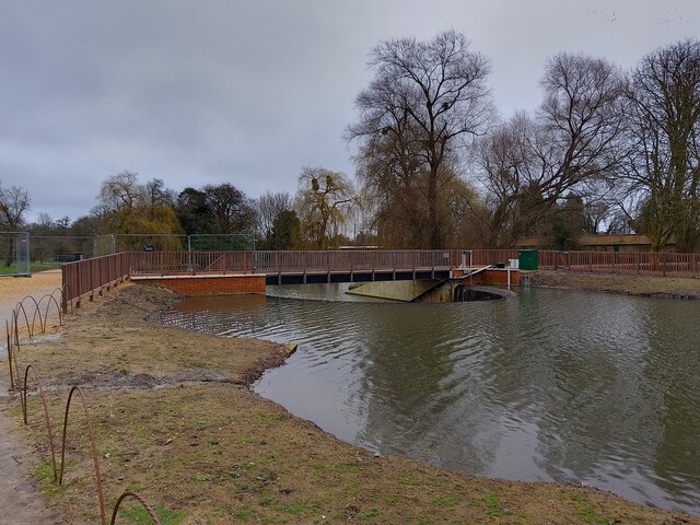 Reservoir project, The Vyne © Oscar Taylor cc-by-sa/2.0 :: Geograph ...