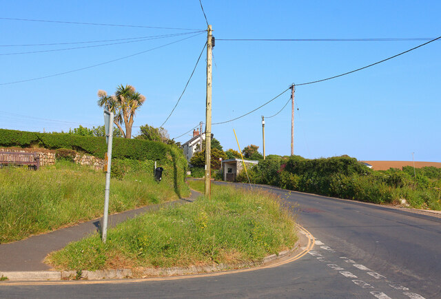 Turnpike Road © Wayland Smith cc-by-sa/2.0 :: Geograph Britain and Ireland